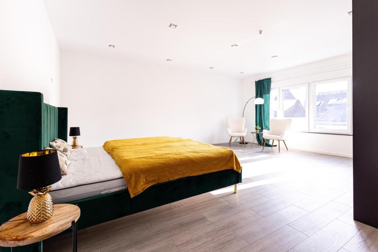 Design Apartment Zentral Fuer 6 In Andernach: Ausblick, Wifi, Kueche Exterior photo