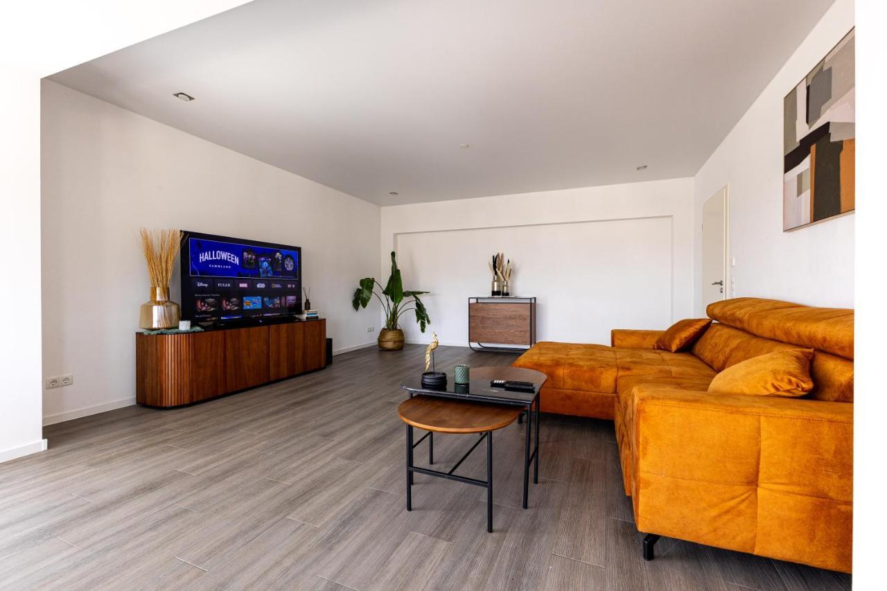 Design Apartment Zentral Fuer 6 In Andernach: Ausblick, Wifi, Kueche Exterior photo