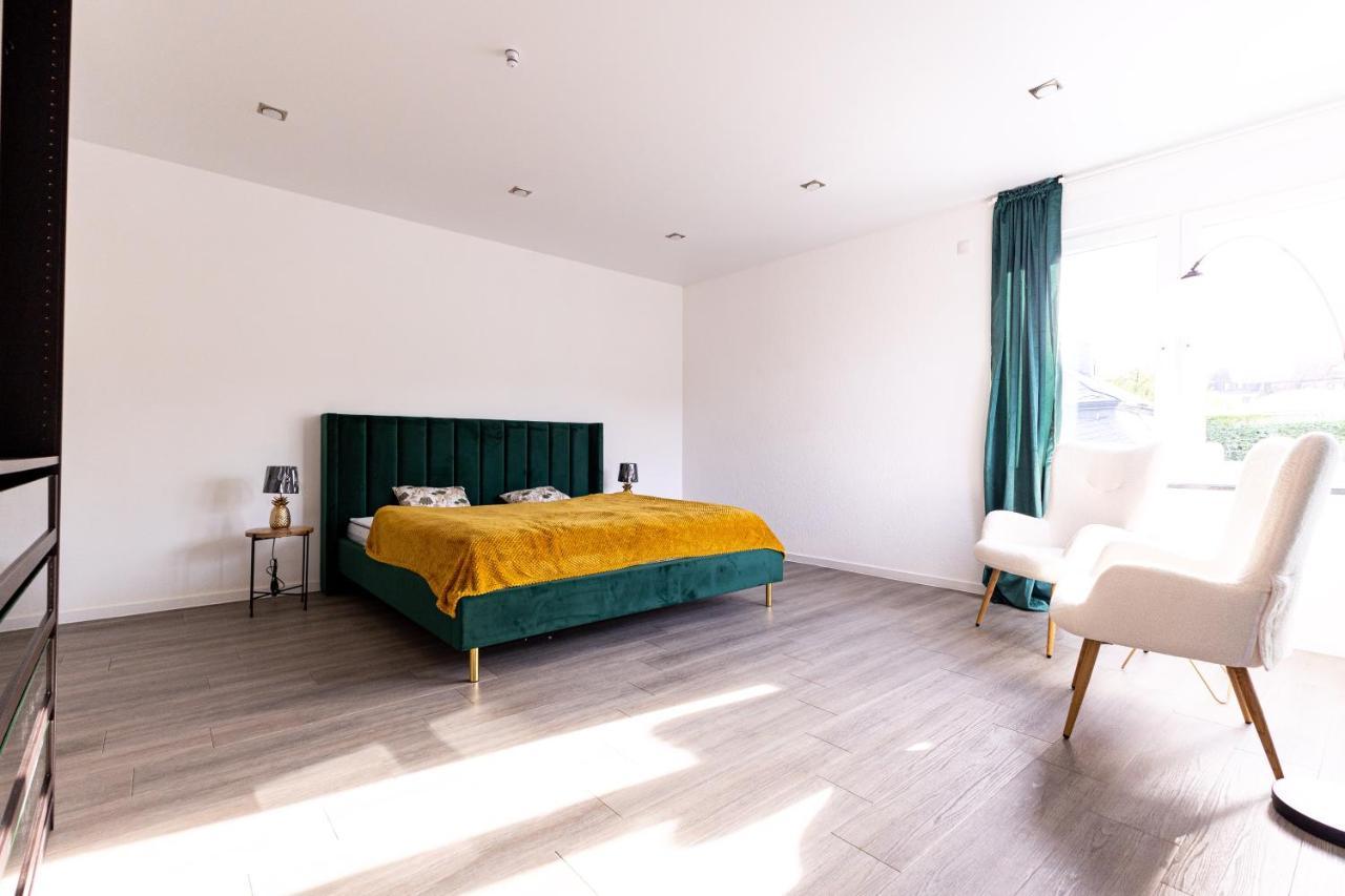 Design Apartment Zentral Fuer 6 In Andernach: Ausblick, Wifi, Kueche Exterior photo