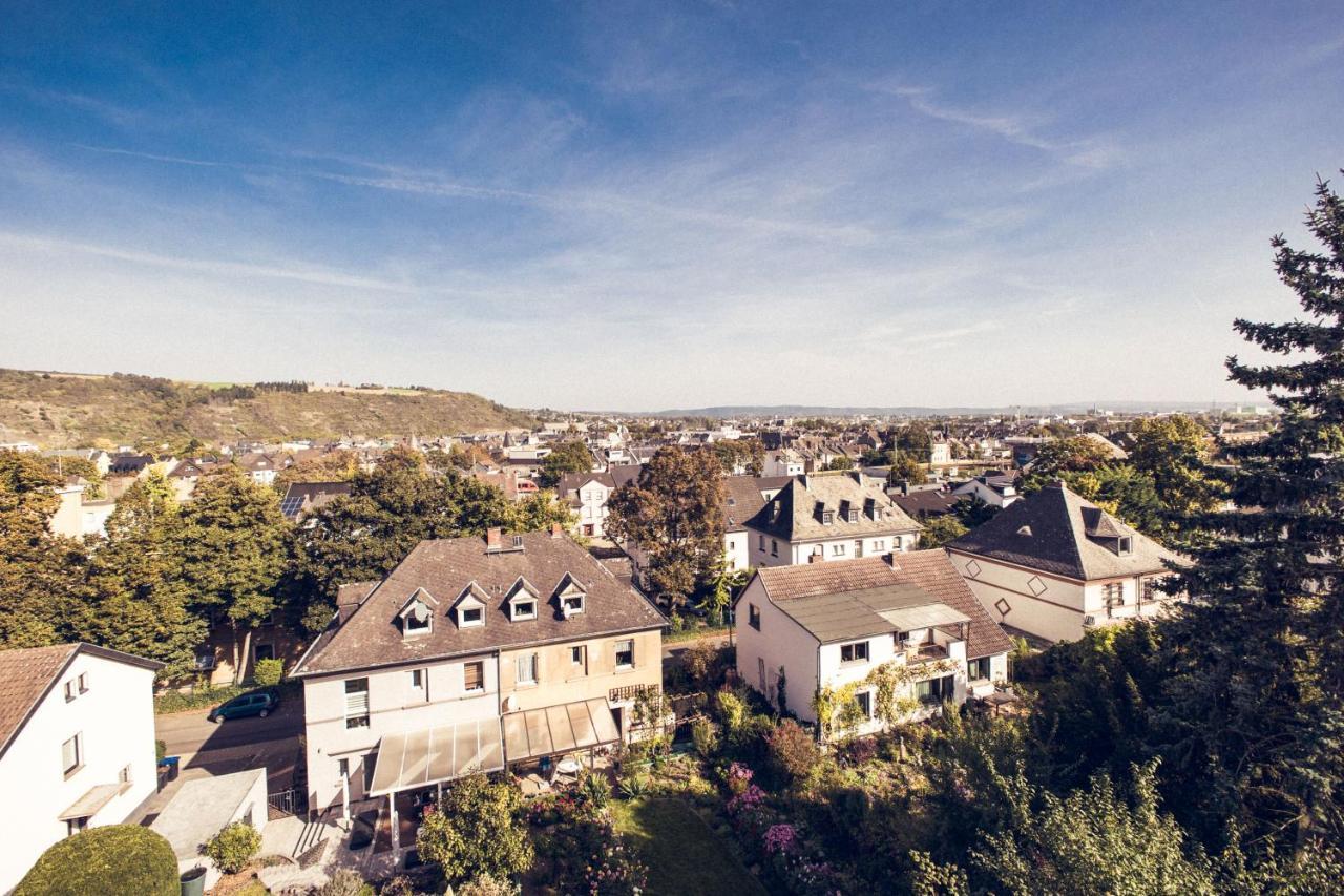 Design Apartment Zentral Fuer 6 In Andernach: Ausblick, Wifi, Kueche Exterior photo