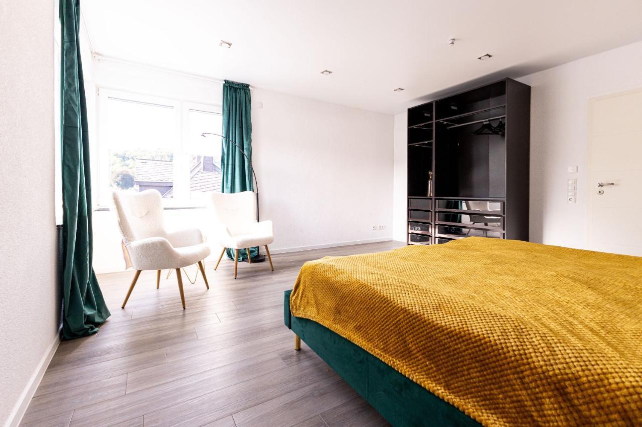 Design Apartment Zentral Fuer 6 In Andernach: Ausblick, Wifi, Kueche Exterior photo